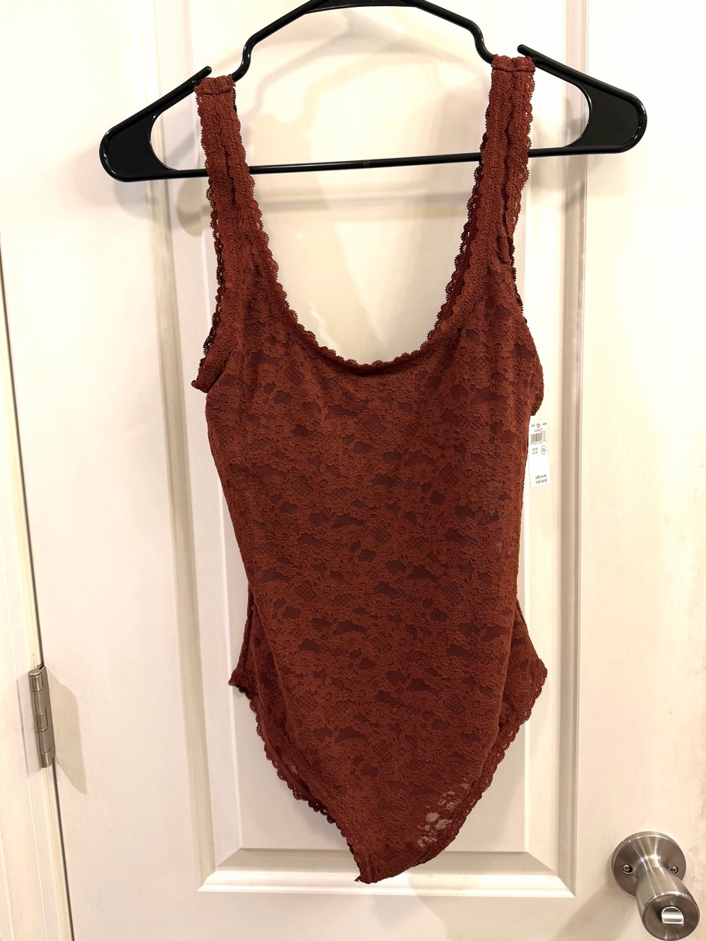 Aerie show off vintage lace scoop bodysuit